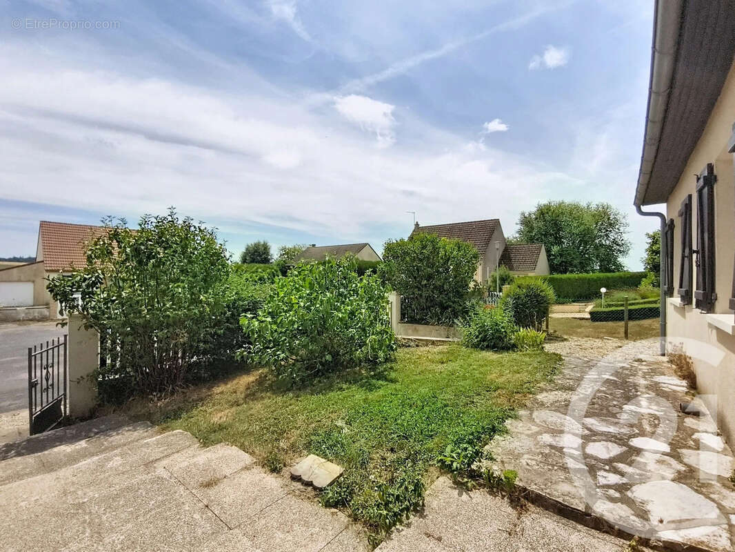 Maison 180 m² à Arces-Dilo  - photo 12