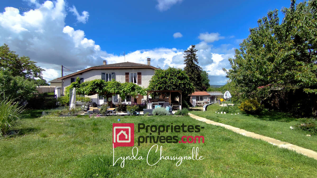 Maison à VOUGY
