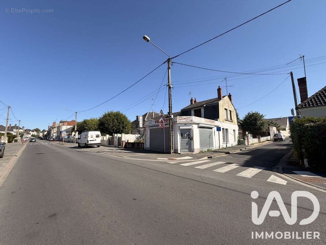 Appartement 336 m² à Vierzon  - photo 2