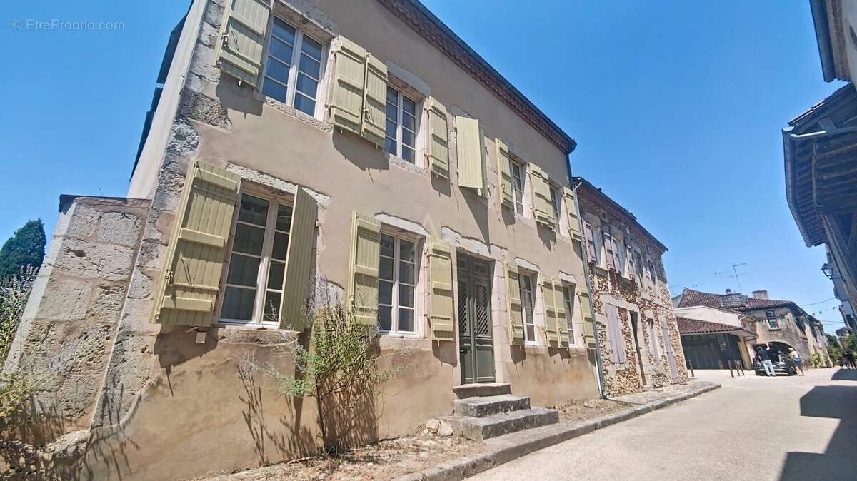 Ancien presbytère de caractère entièrement rénové de 198 m² habitables avec jardin à Labastide-d'Armagnac** - photo 20