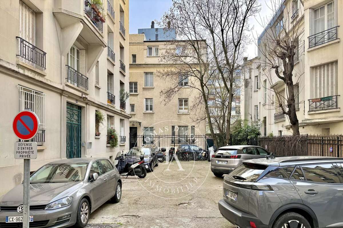 Appartement à PARIS-14E