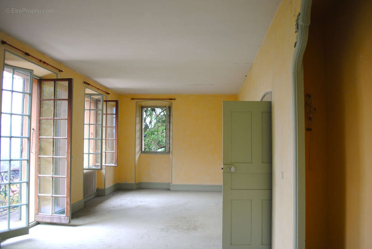 Maison à CHINDRIEUX