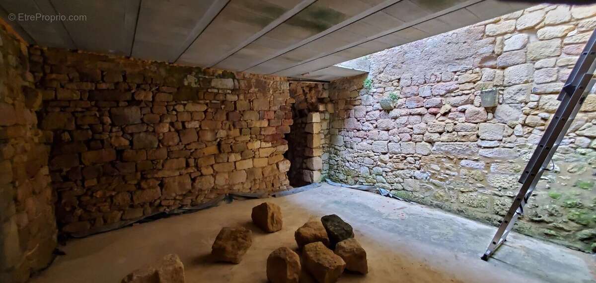 Charmante Maison de Village en Pierre avec un Potentiel Exceptionnel - photo 8