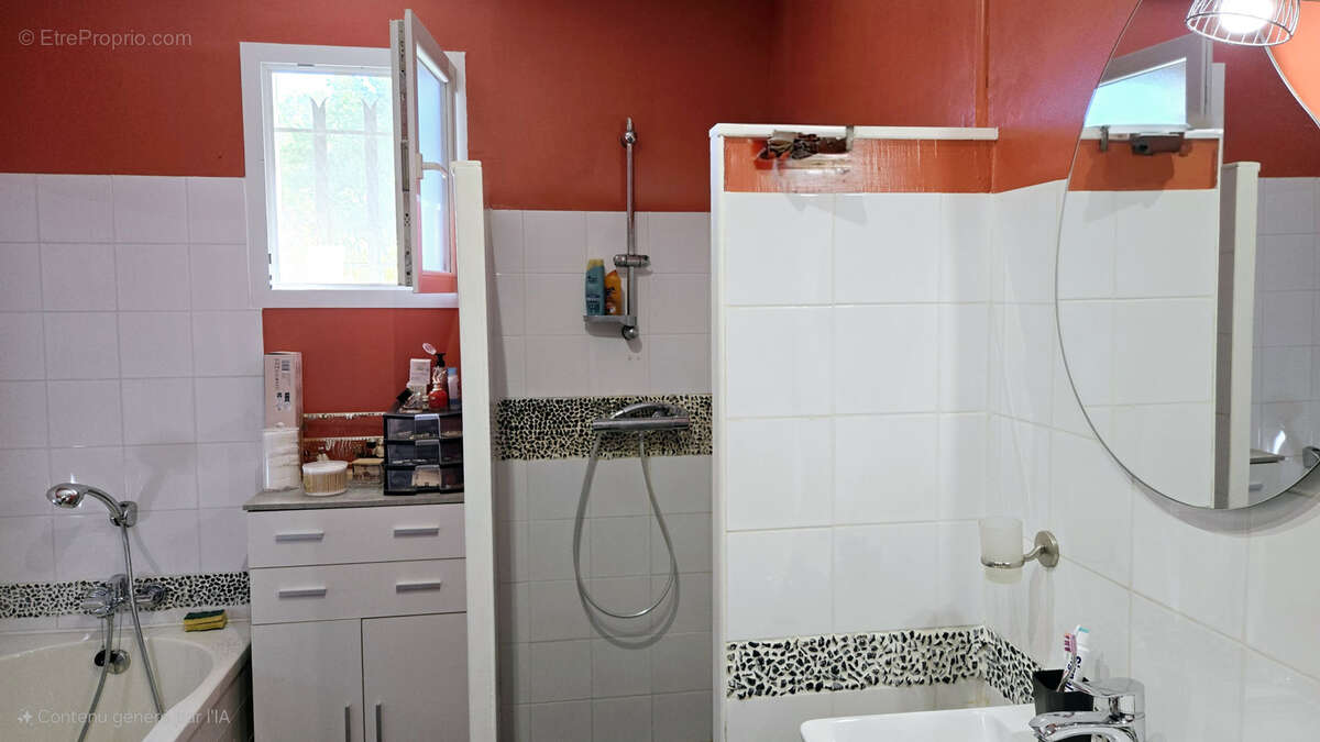 Maison à SAINT-MAGNE-DE-CASTILLON