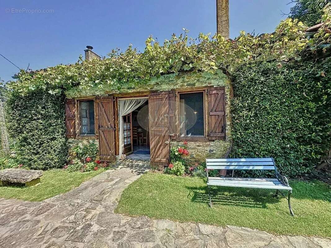 Maison à SARRANCOLIN