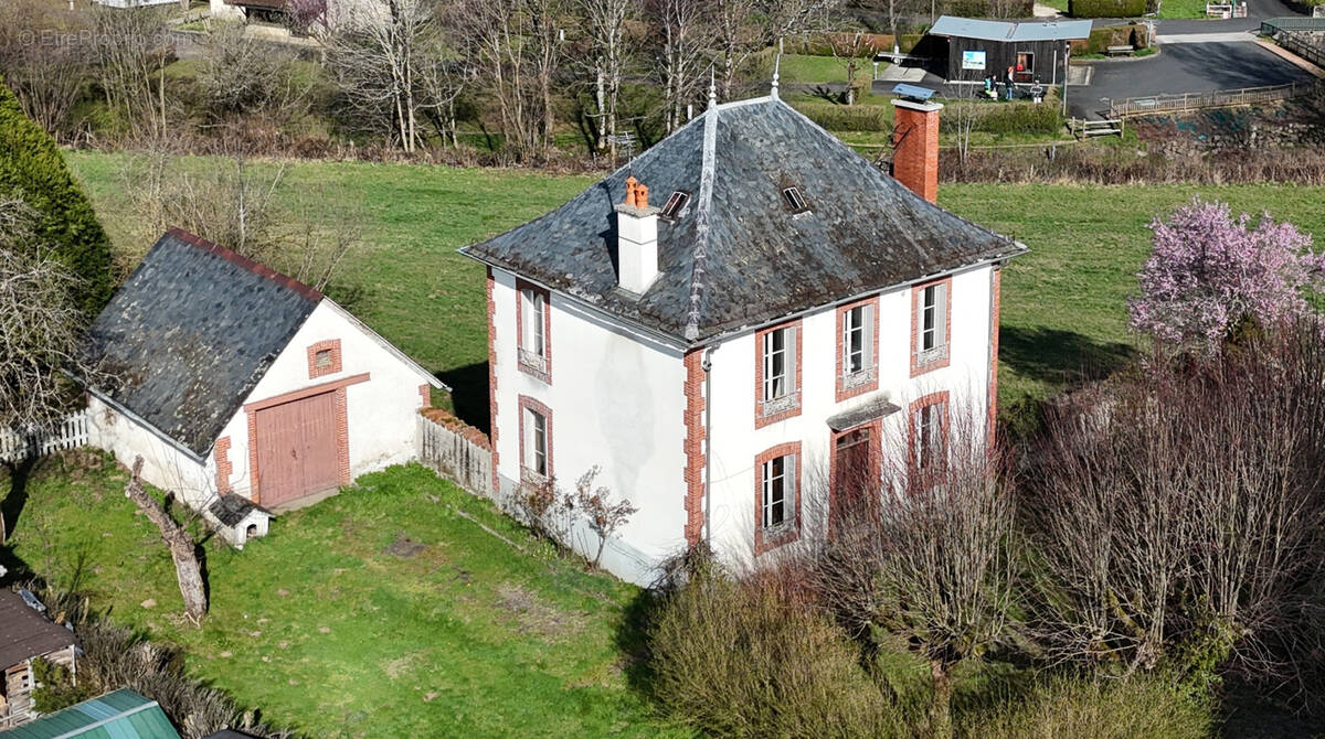 Maison à JUSSAC