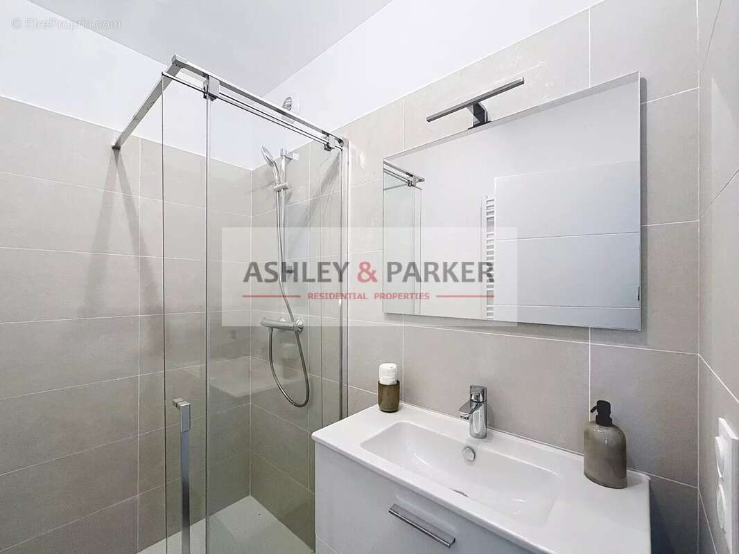 Appartement à VILLENEUVE-LOUBET