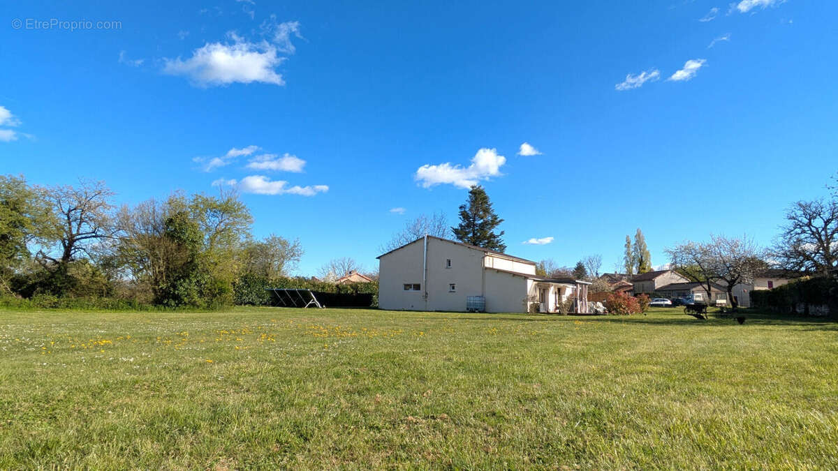 Maison 115m² à blanzay - photo 18