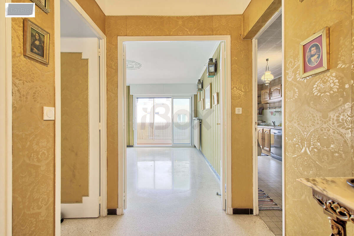 Appartement à LA VALETTE-DU-VAR