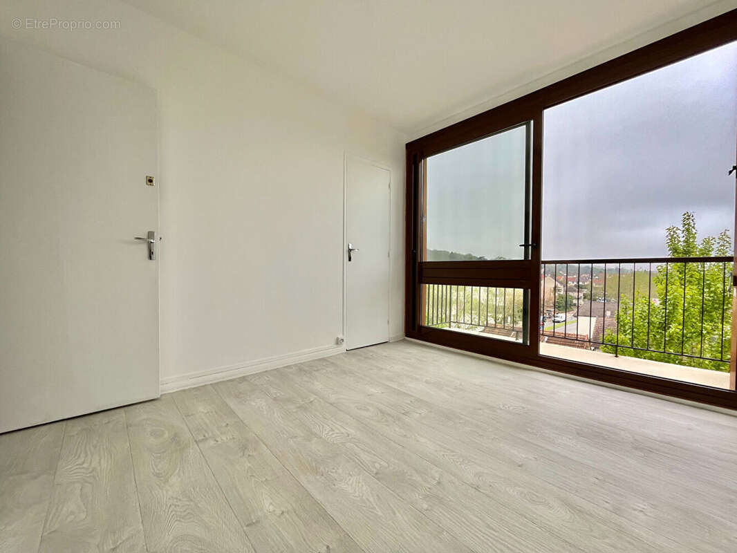 Appartement à FONTENAY-LE-FLEURY