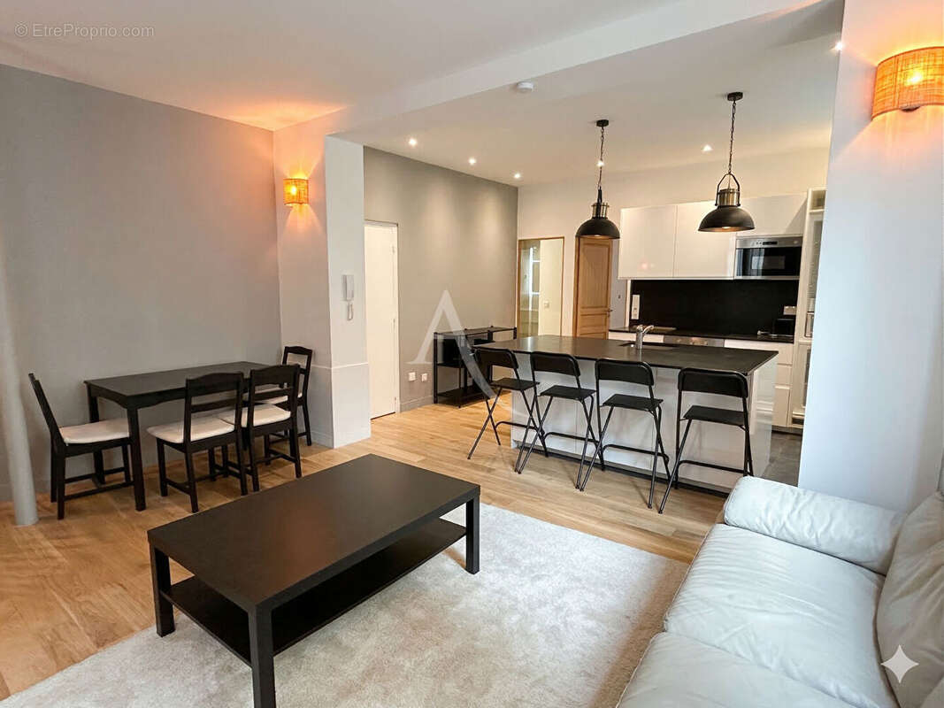 Appartement à PARIS-17E