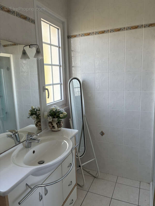 Maison à SAINT-MAGNE-DE-CASTILLON