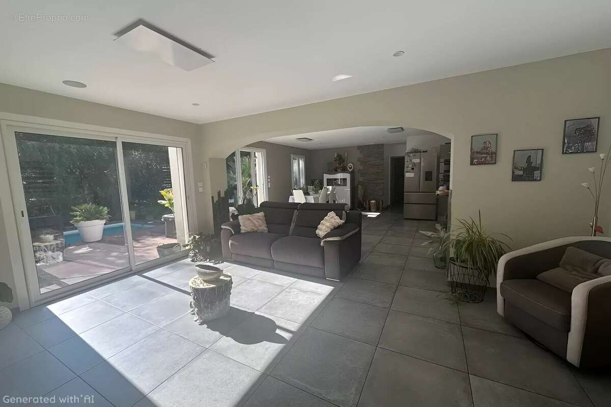 Maison à NANS-LES-PINS