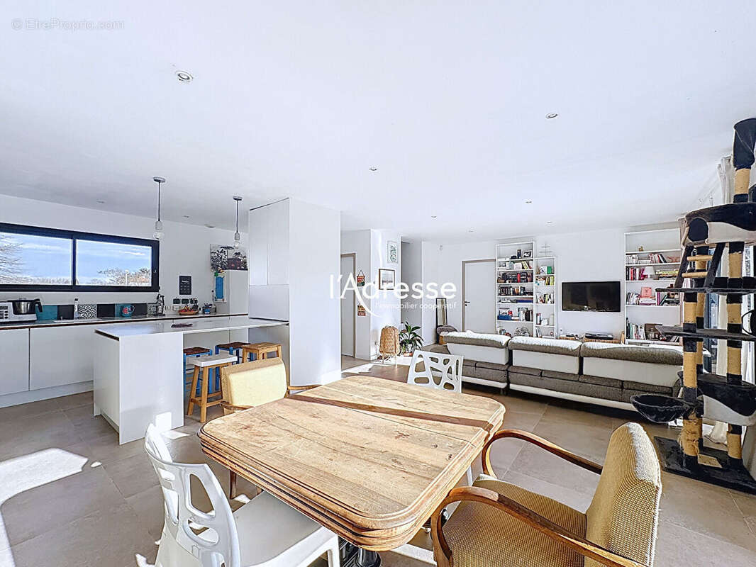 Exclusivité l'Adresse Immobilier - Tournefeuille - Maison T5 de 154m² sur un Terrain de 607m². - photo 7