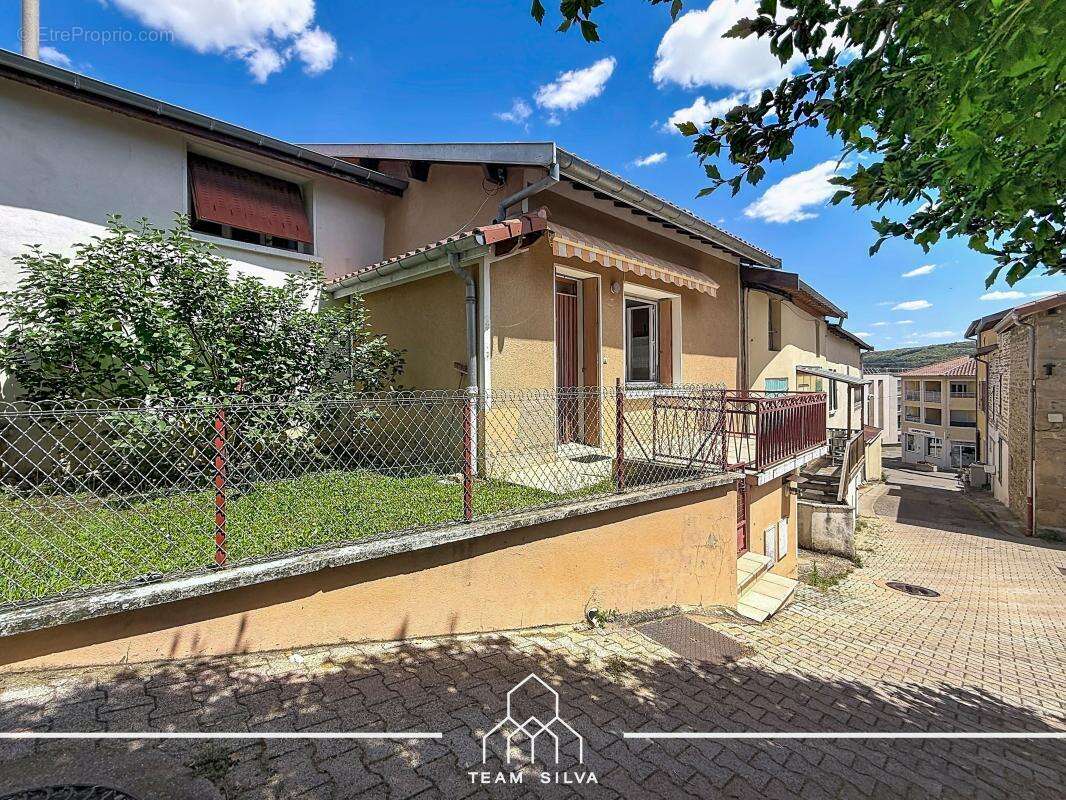 Maison 110 m² à Communay  - photo 19