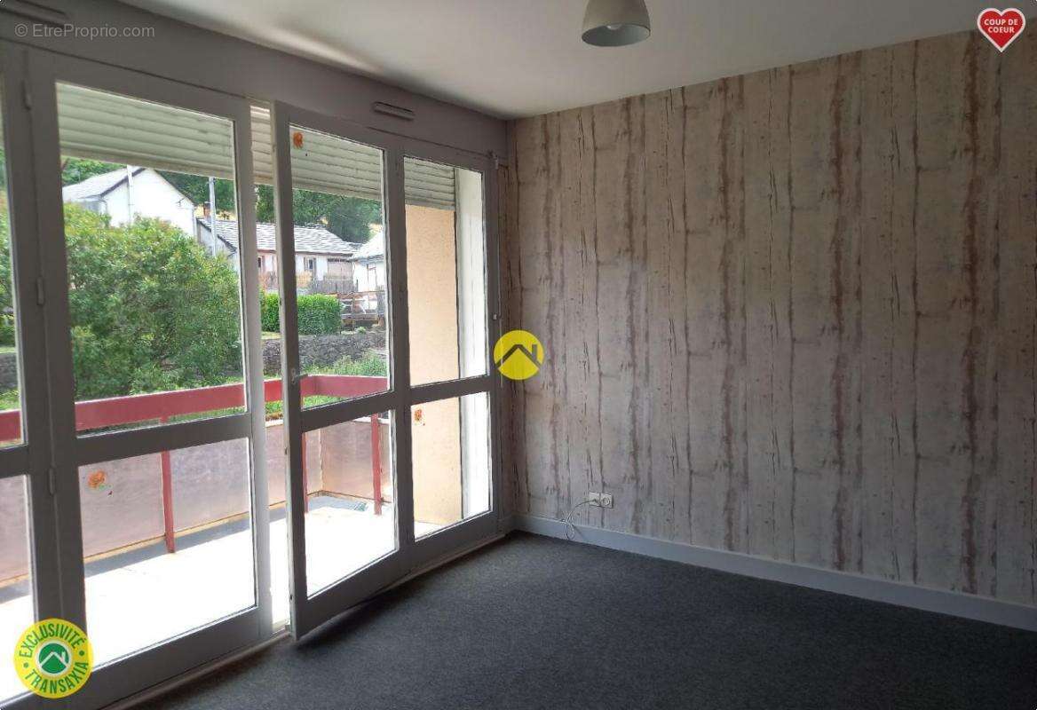 Appartement à RIOM-ES-MONTAGNES