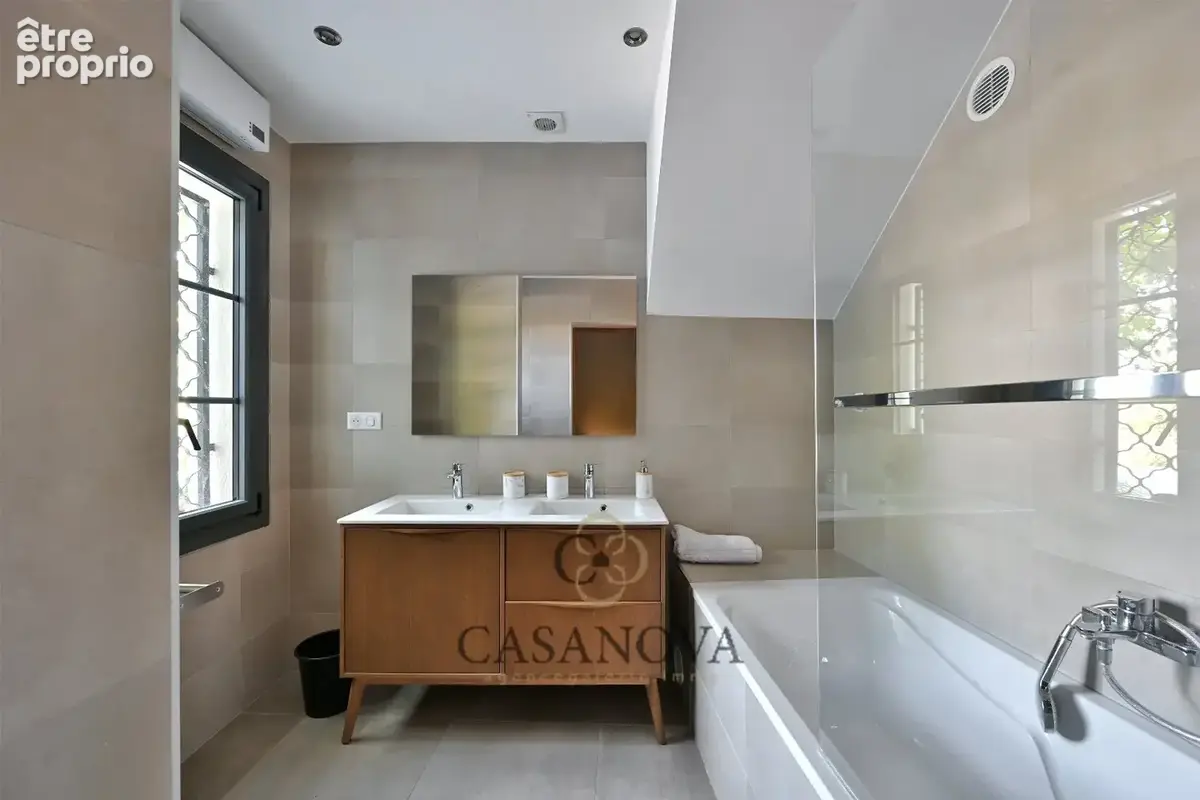 Maison des années 20 rénovée avec piscine, spa et grand garage à Montpellier Pompignane - photo 15