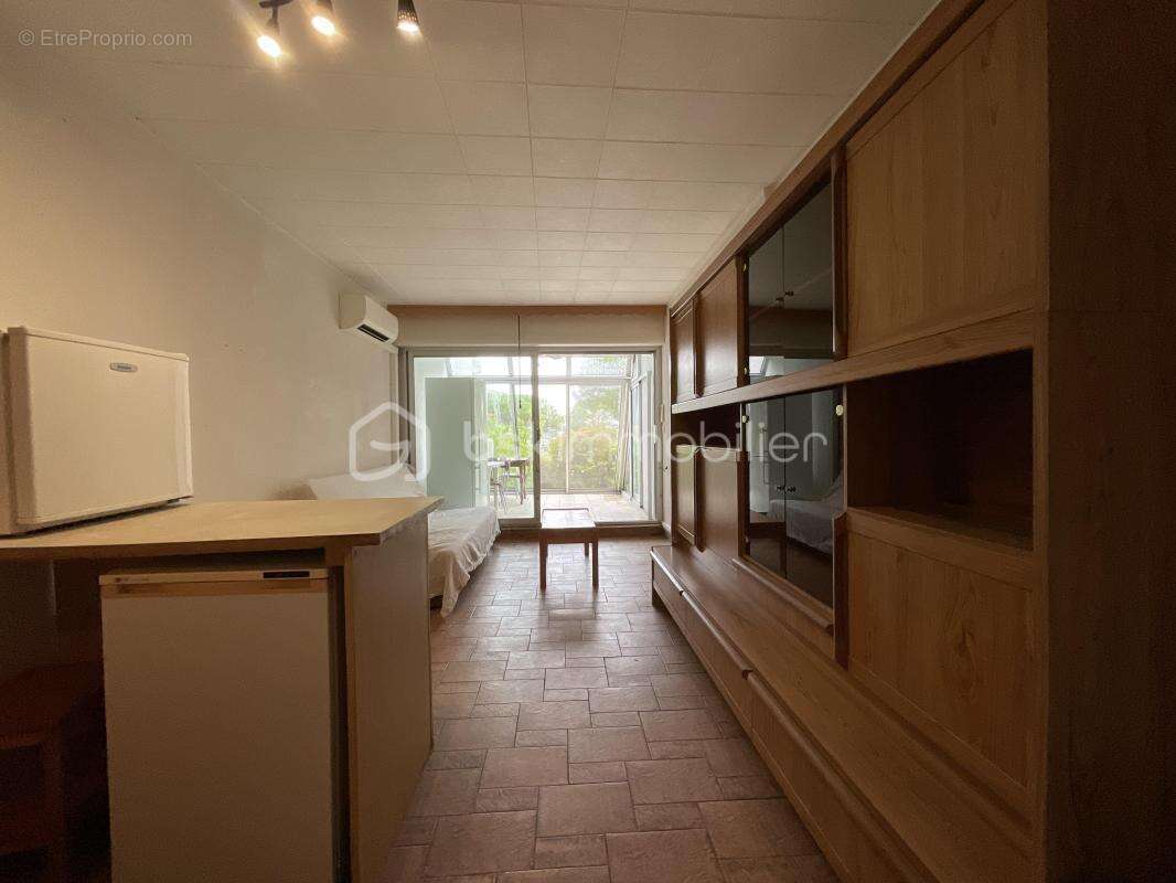 Port-Camargue La CROISIERE : studio, garage, cellier et anneau de 3 m - photo 2