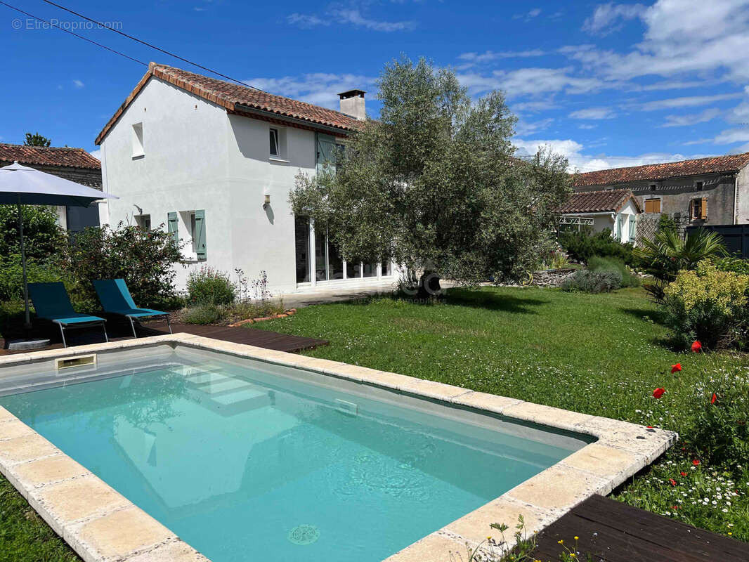 Maison à COULGENS