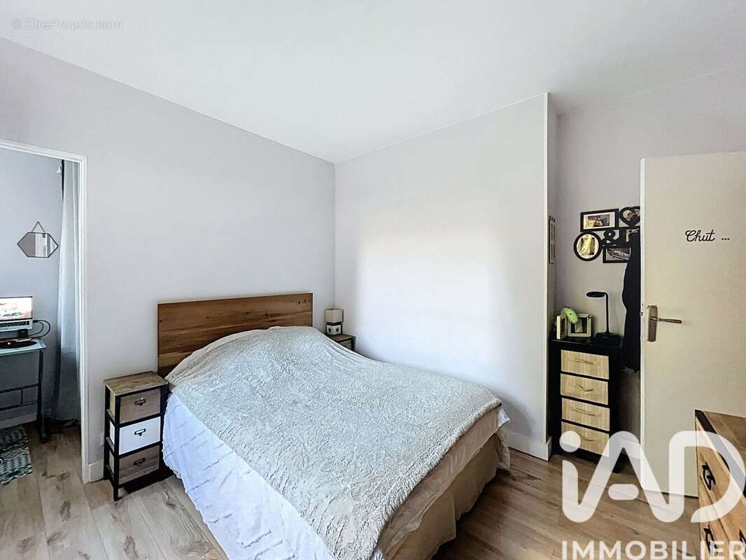 Photo 9 - Appartement à LA CELLE-SAINT-CLOUD