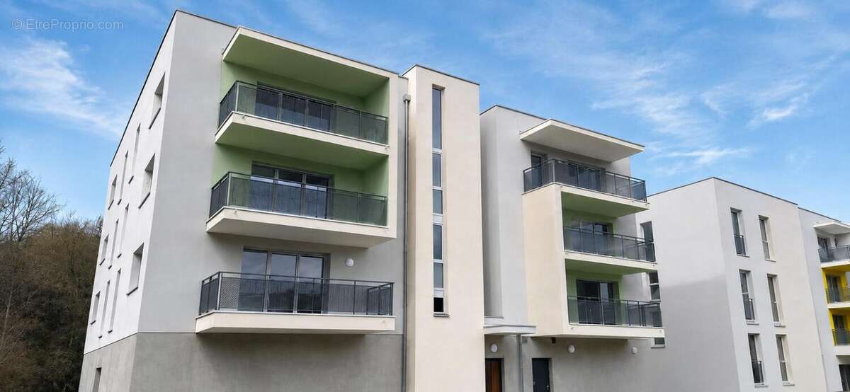 Appartement trois pièces récent au dernier étage + garage  et place de stationnement - photo 2