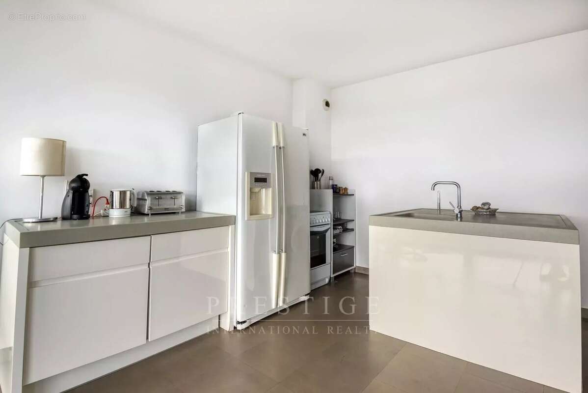Eze, 2 pieces vue mer avec solarium sur le toit,  cave, parking possible - photo 13