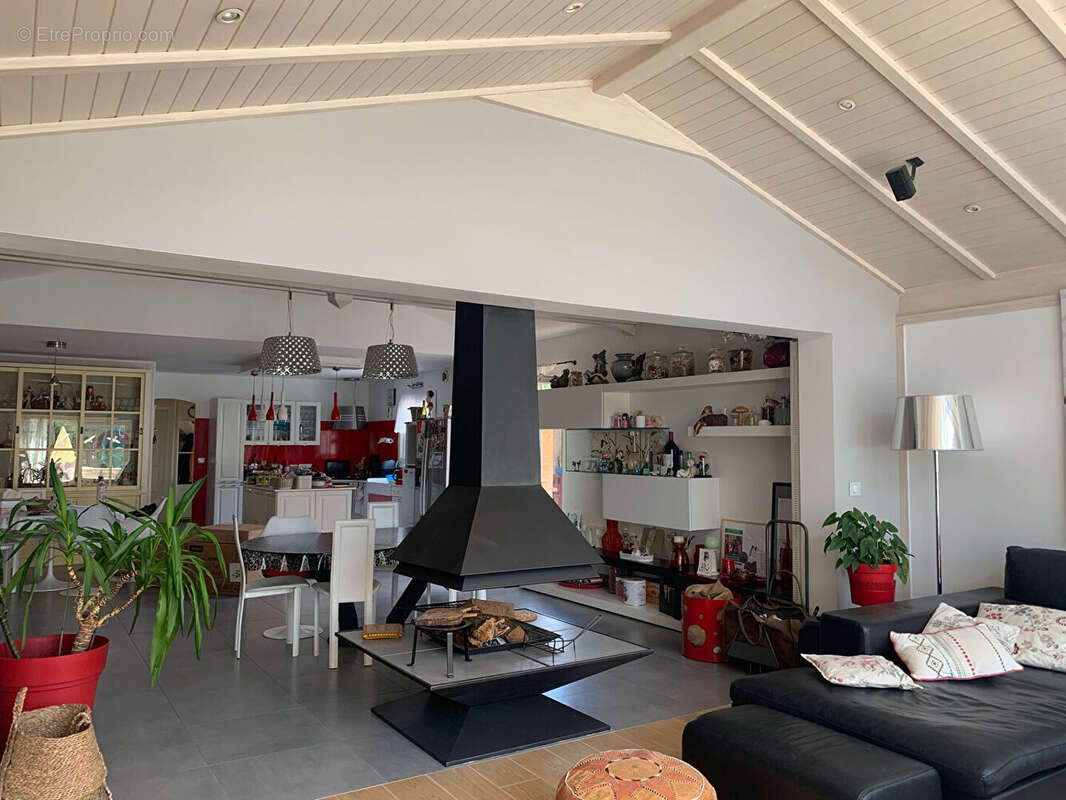 Maison à SAINT-SEBASTIEN-SUR-LOIRE