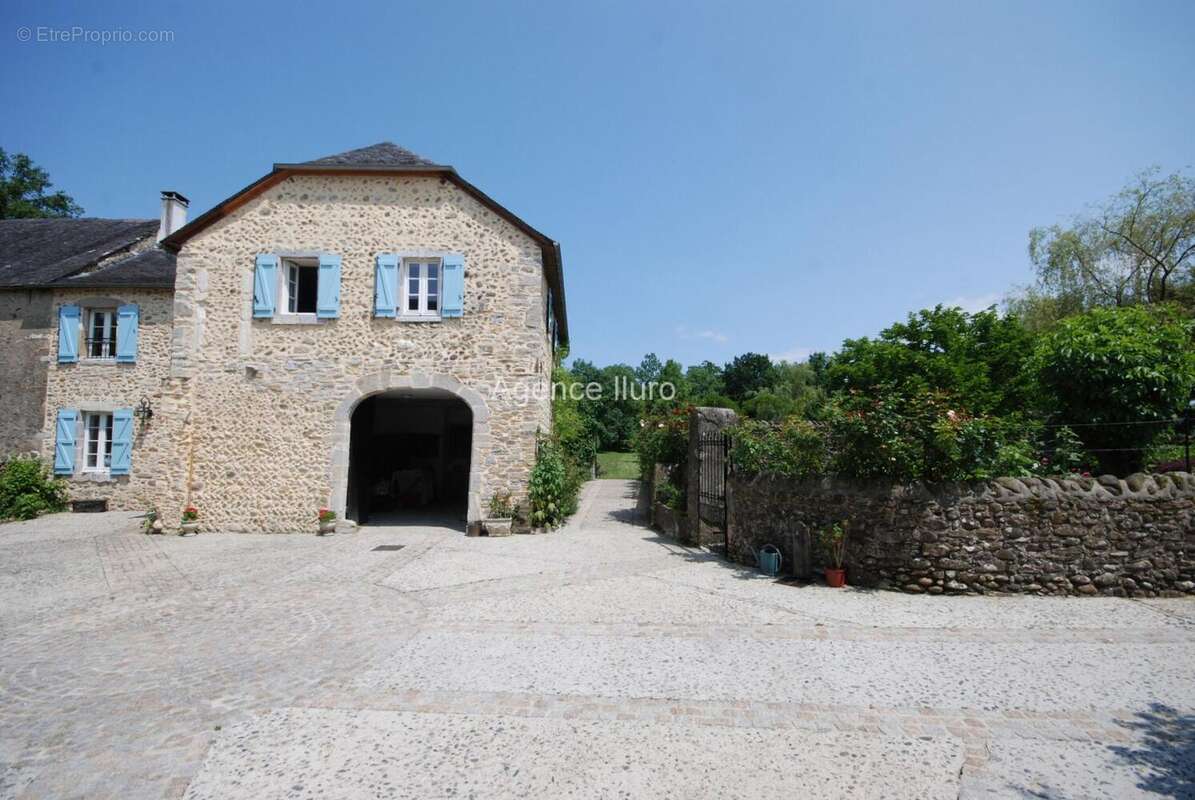 Annex-View-from-Main-House - Maison à OLORON-SAINTE-MARIE
