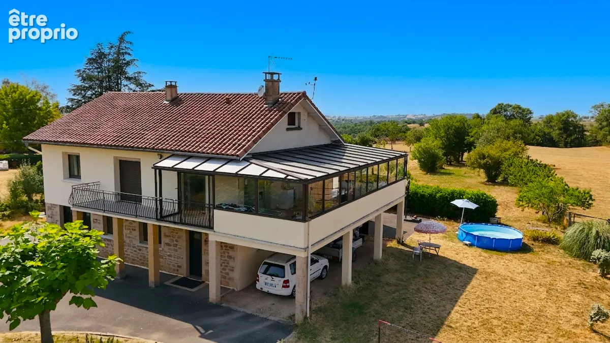 Maison de plain-pied sur terrasse & véranda de 45 m² - Vue dégagée sur terrain clos de 3 800 m² - photo 17