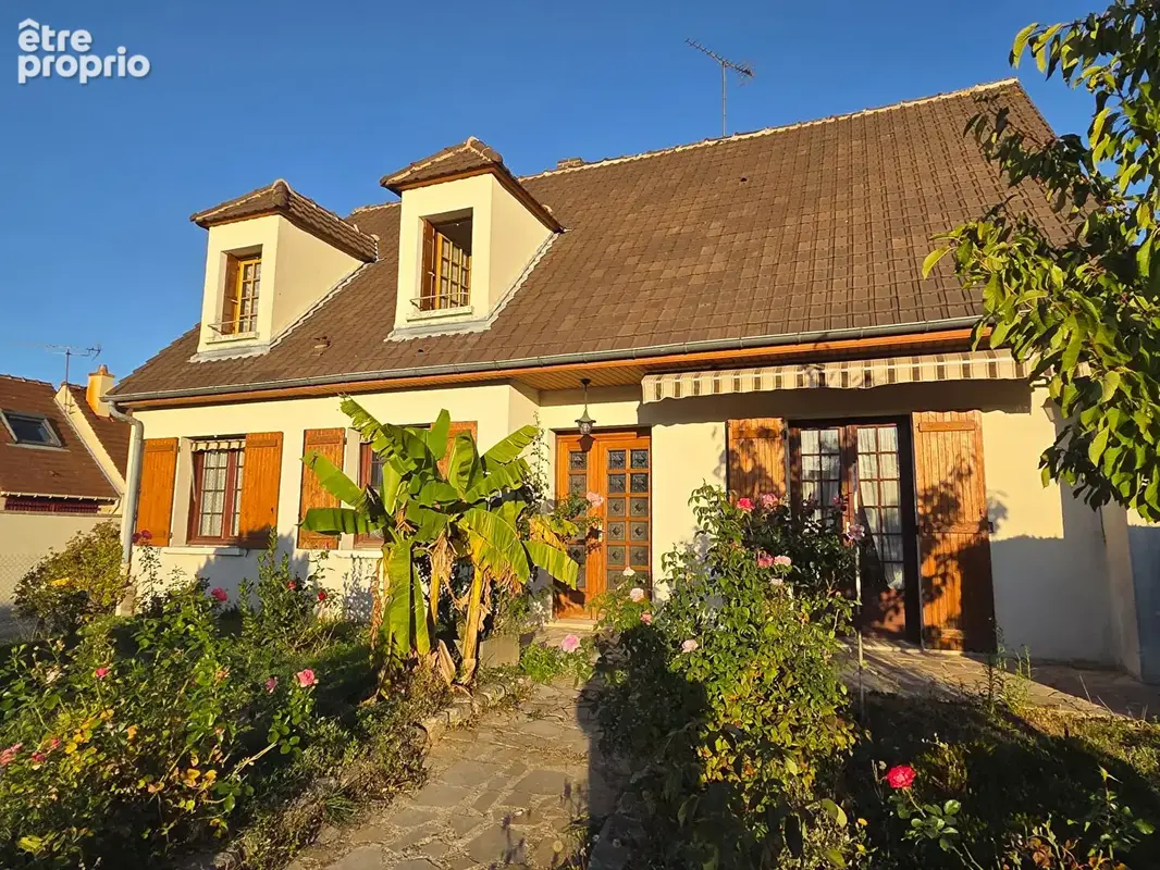 Nangis - 5 Chambres - Sous sol total - Terrain 1100 m² - photo 1