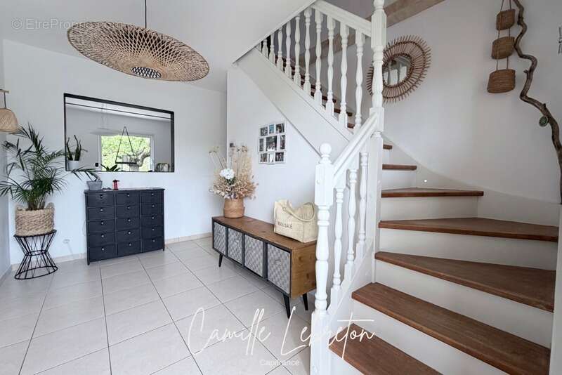 Maison à LA CHAPELLE-BASSE-MER