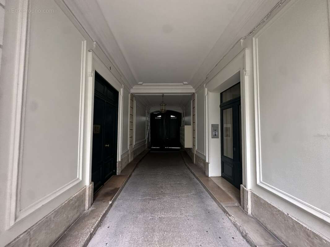 Appartement à PARIS-8E