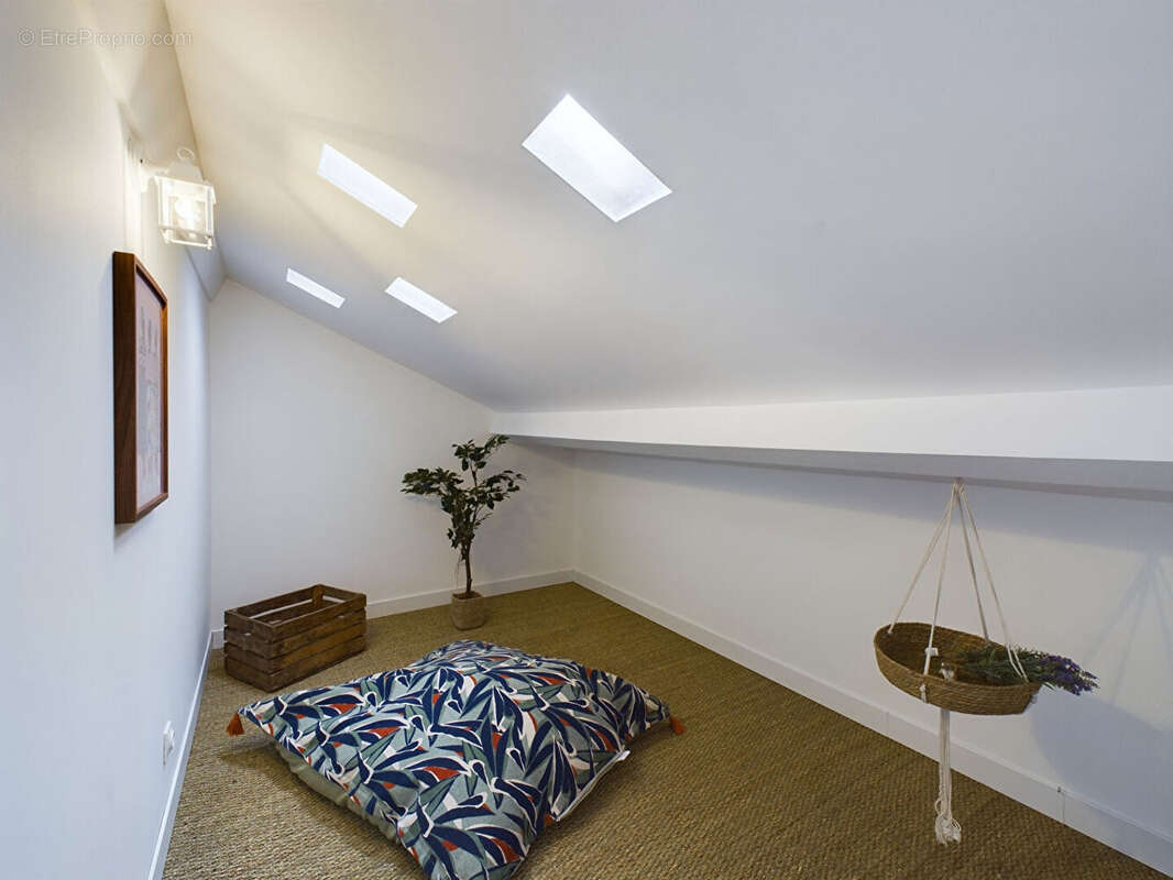 Appartement T3/4 entièrement rénové - photo 6