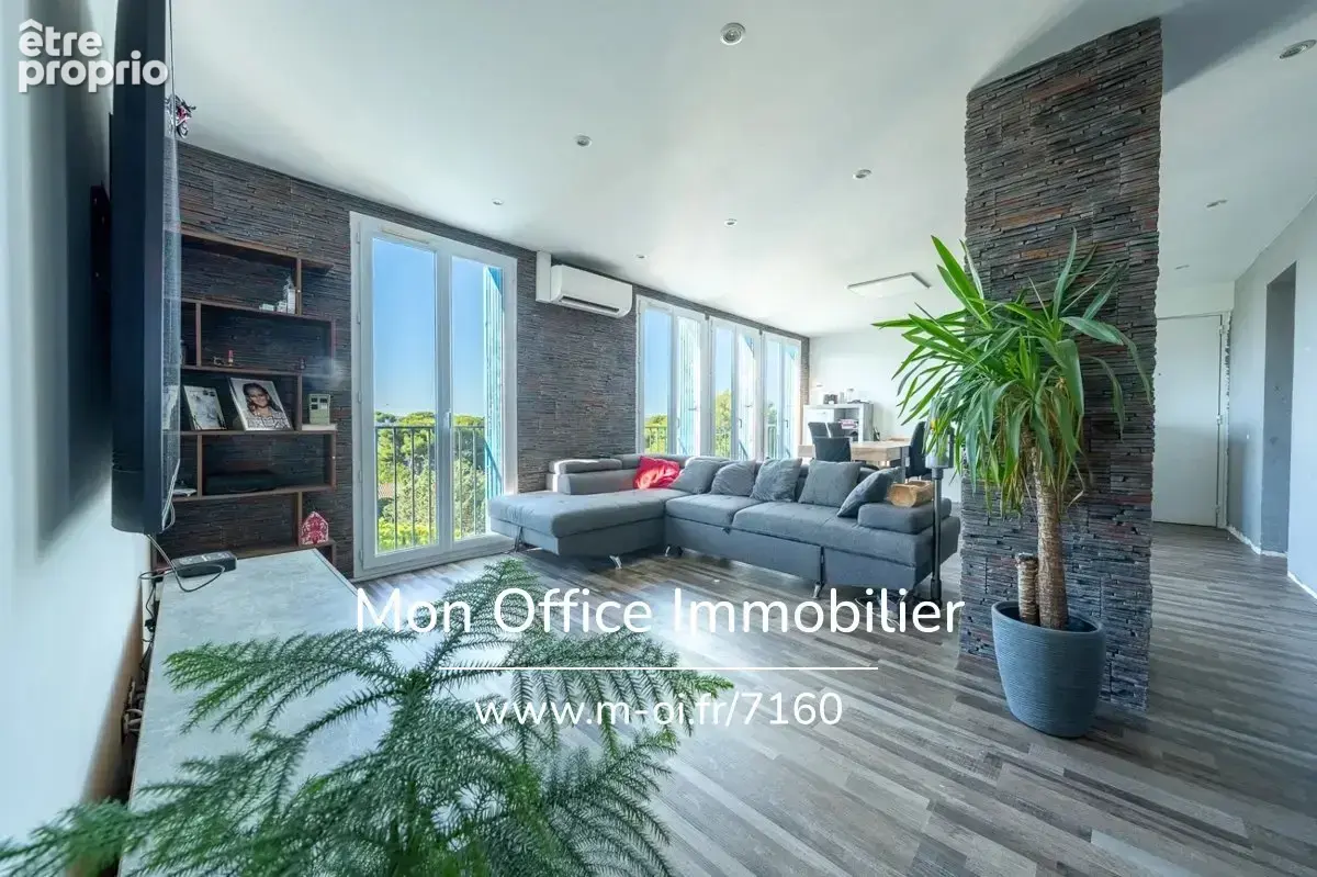 Référence : 7160-MCO - Appartement 3 pièces dernier étage vue dégagée et mer - photo 2