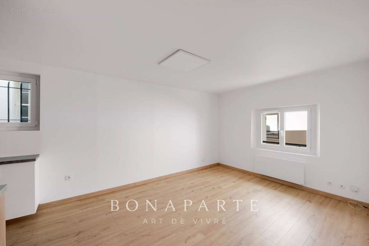 Élégance & charme en plein cœur de ville – Appartement T2 rénové en 2024 - photo 2