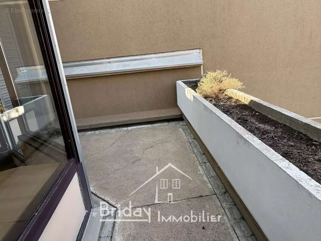 Appartement T2 meublé , centre de Tassin - photo 11