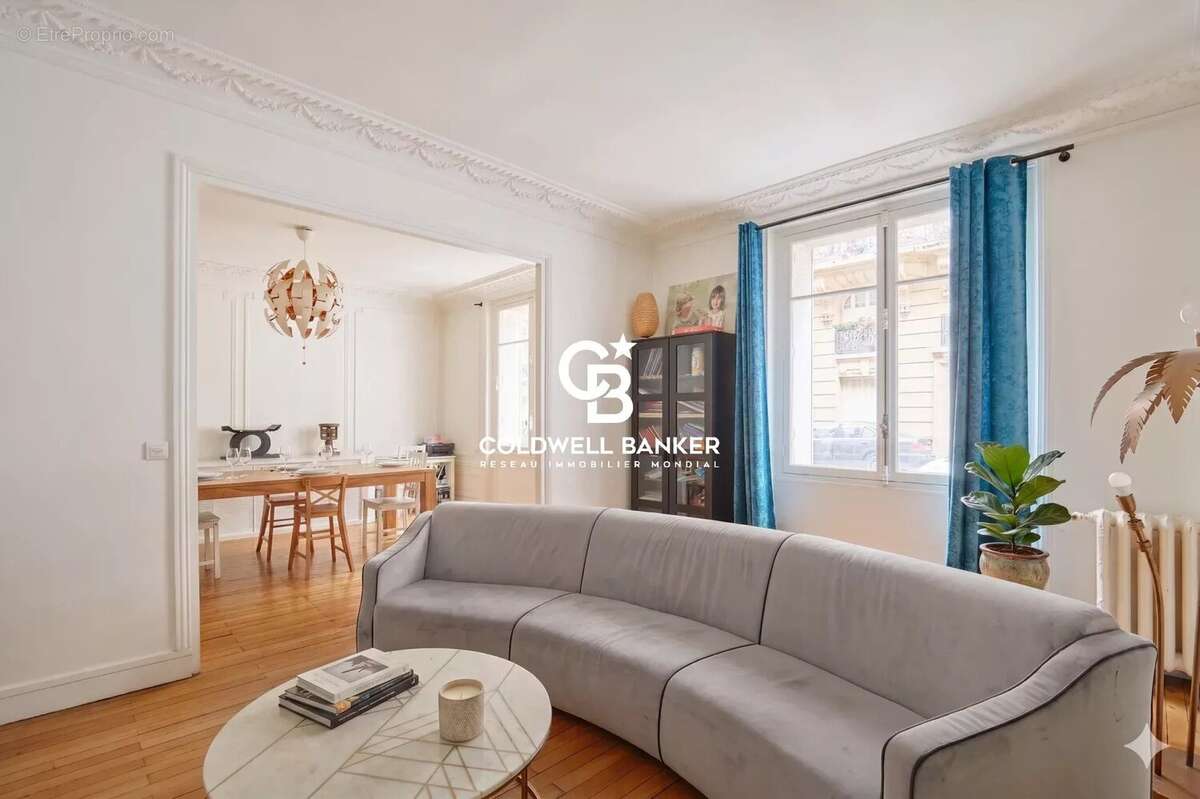 Appartement à PARIS-7E