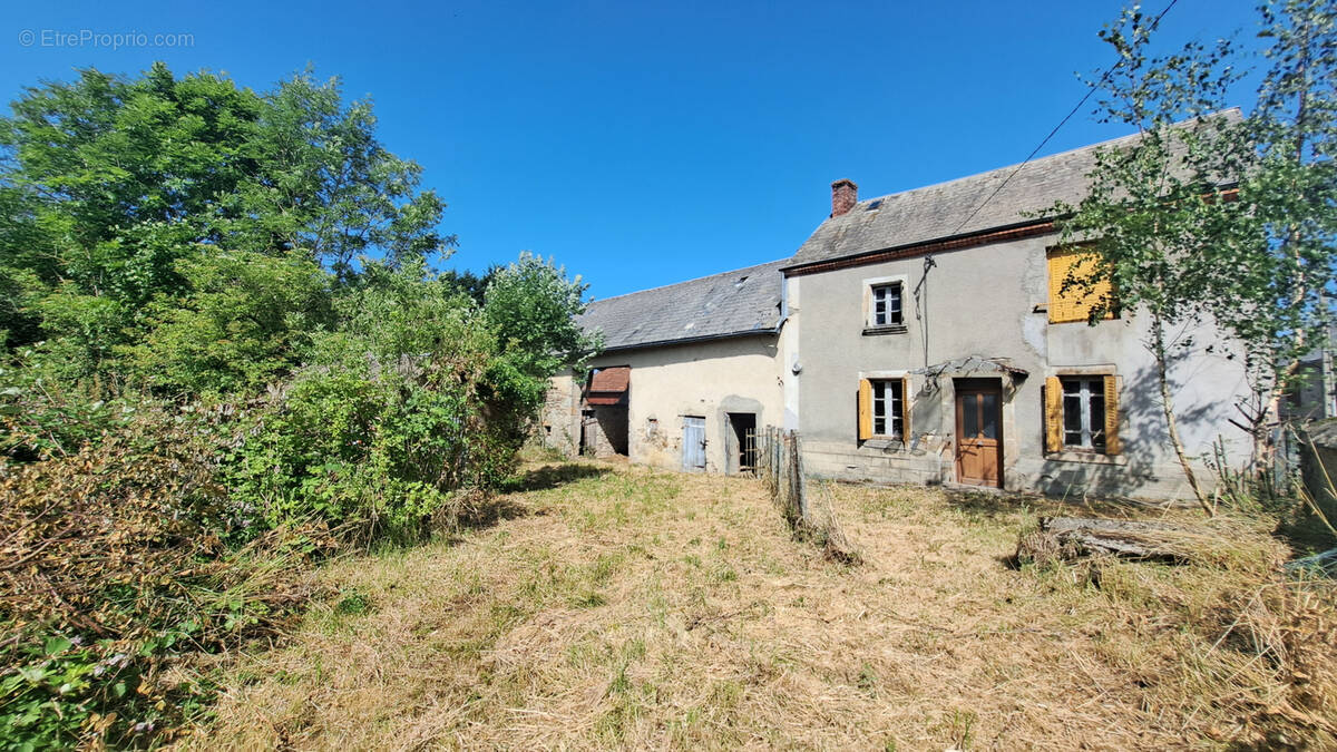Maison à ESPINASSE