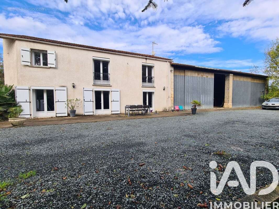 Photo 2 - Maison à SAINT-SAVINIEN