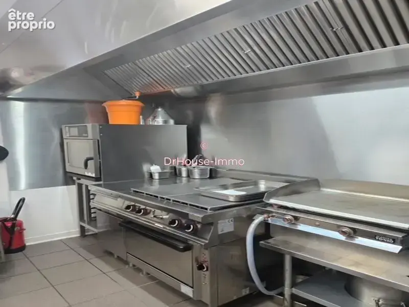 Commerce 100 m² à vendre à Villefranche-Sur-Saone (69400) - photo 8