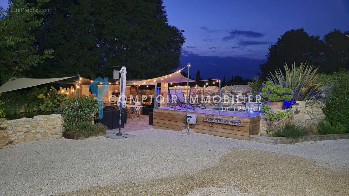 ENTRE UZES ET BAGNOLS SUR CEZE : Villa récente 4 chambres avec garage et petite piscine - photo 14