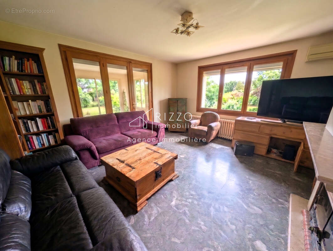 Maison individuelle à CROZET (01170) - 590 000 € FAI - photo 5