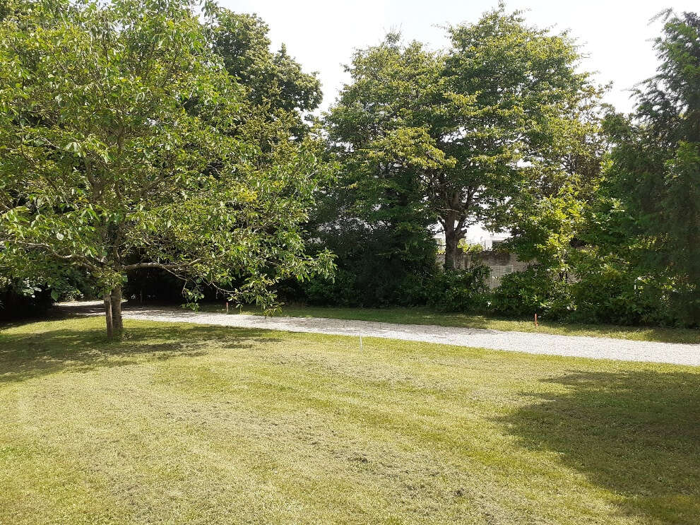 Terrain à SAINT-ROMAIN-DE-BENET