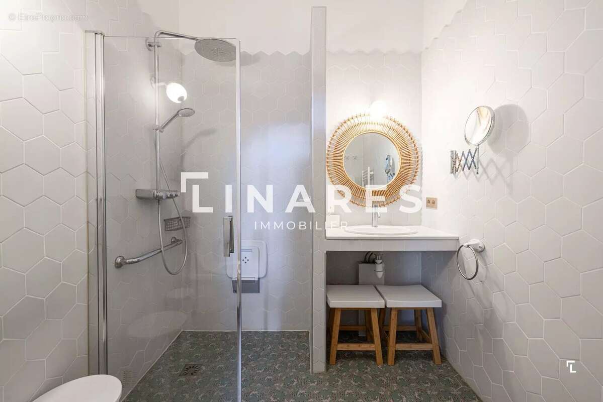 Appartement à MARSEILLE-6E