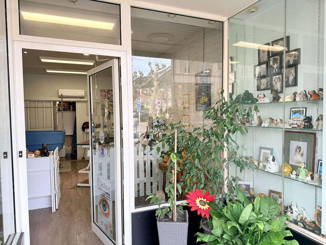 A vendre cession de droit au bail local de 35 m2 idealement situe dans  le centre ville de carqueiranne - photo 4