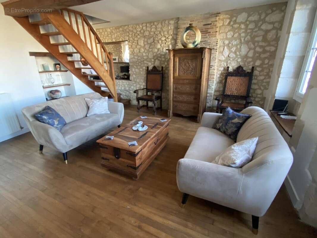 Maison à AUBETERRE-SUR-DRONNE