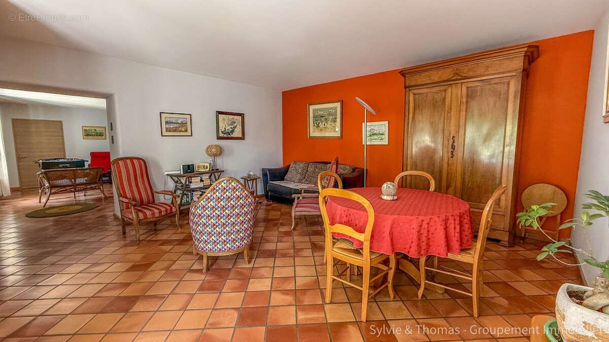 Maison à CADEROUSSE