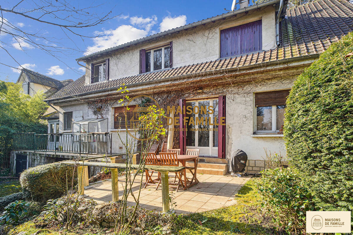 Maison à LA CELLE-SAINT-CLOUD
