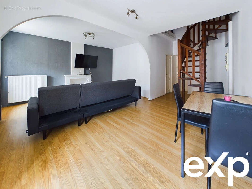 Appartement à LA TOUR-DU-PIN