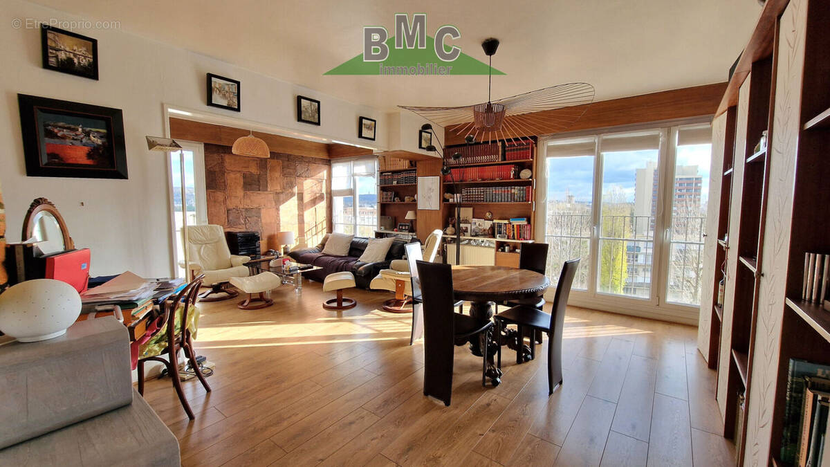 Appartement à LE PLESSIS-BOUCHARD